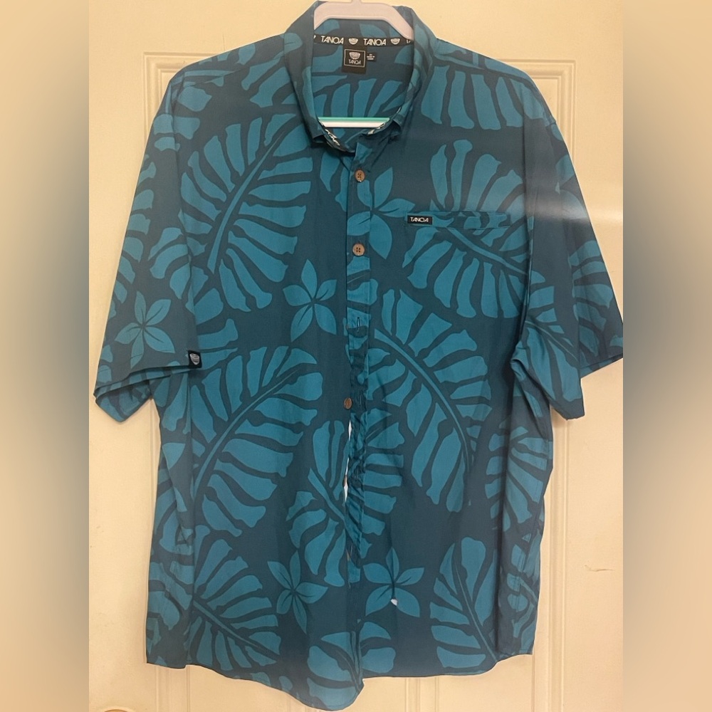 TANOA Brand Geometric Print Hawaiian Aloha Shirt w/discreet imperfection